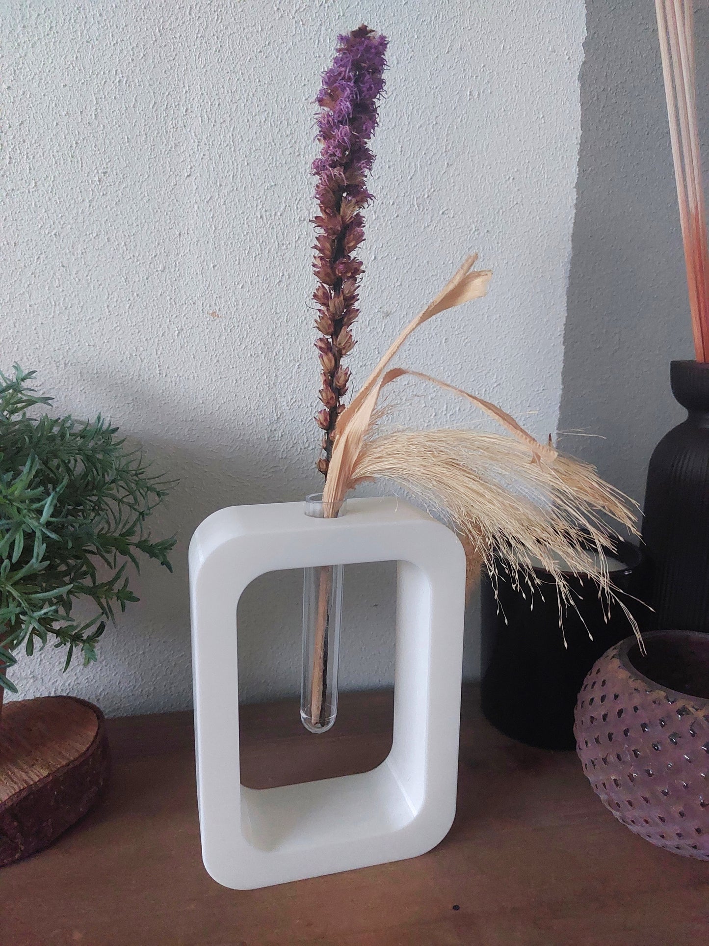 Dried flower vase